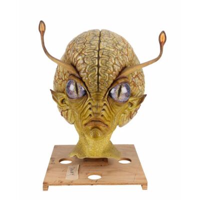 278. Retro Saucer Man Head ### MEN IN BLACK 3 (2012)
