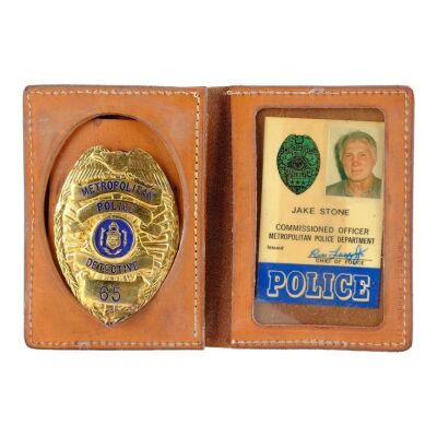 565. Norman Robberson's (Chevy Chase) Screen-matched Swapped Jake Stone (Jack Palance) Police Wallet ### COPS & ROBBERSONS (1994)