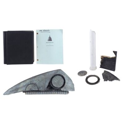 251. Harvester Mothership Top Fin and White House Model Miniature Components with ### INDEPENDENCE DAY (1996)