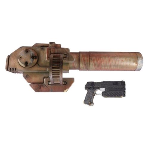 273. Stunt Lawgiver Mark II Pistol with Aspen Penal Colony Auto Cannon ### JUDGE DREDD (1995)