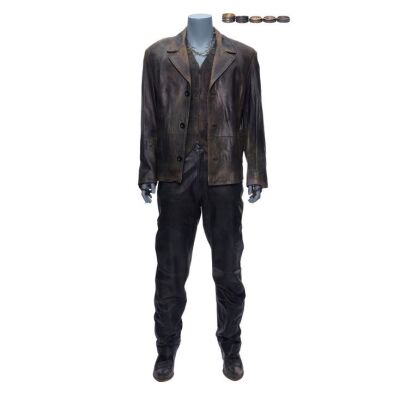 317. Creepy's (Michael Bailey Smith) Distressed Ensemble with Production-Made Jacket ### MEN IN BLACK II (2002)
