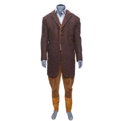 383. Roy O'Bannon's (Owen Wilson) Ensemble ### SHANGHAI KNIGHTS (2003)