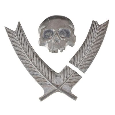 390. Claire Fisher's (Lauren Ambrose) Cadillac Hearse Side Emblem ### SIX FEET UNDER (T.V. SERIES, 2001-2005)