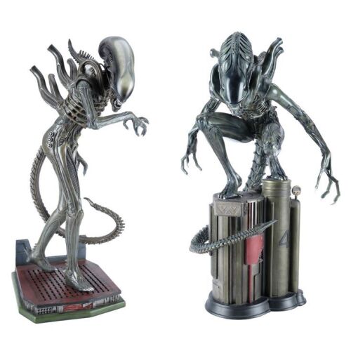 612. Pair of Sideshow Collectibles 1:4-Scale Premium Format Big