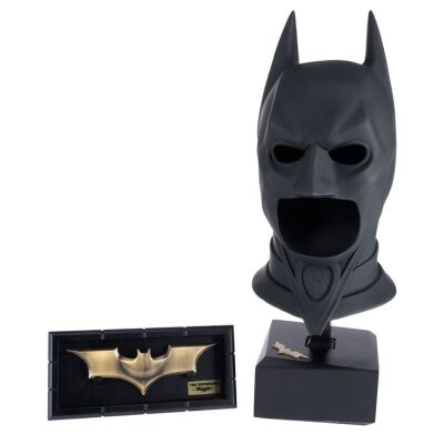 620. Batman's Cowl and Batarang Replicas ### THE DARK KNIGHT (2008)/THE DARK KNIGHT RISES (2012)