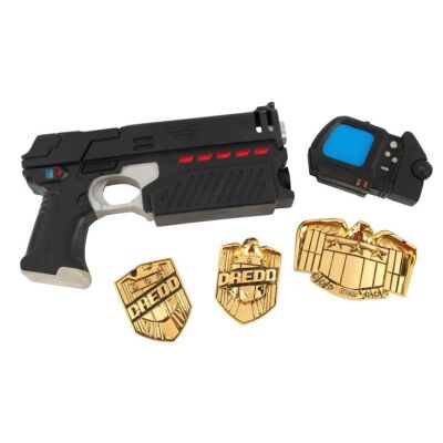 641. Set of SD Studios Judge Dredd Accessory Replicas with Judge Hershey ID Scanner Replica ### JUDGE DREDD (1995)