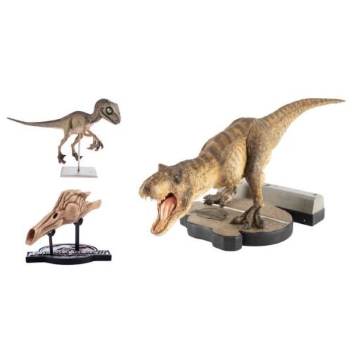 644. Chronicle Collectibles Boxed Breakout T-Rex Statue with Velociraptor Resonating Chamber Replica and Fandango FanShop Baby Raptor Replica ### JURASSIC PARK III (2001)