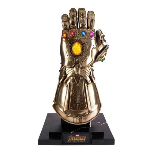 659. Light-Up Hot Toys Thanos Infinity Gauntlet Replica ### AVENGERS: INFINITY WAR (2018)