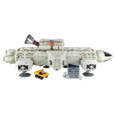 670. Sixteen 12 Catherine Schell Signature Edition Studio-Scale Laboratory Eagle Model Replica ### SPACE: 1999 (1975-1977)