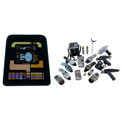 675. Collection of Phaser and Tricorder Replicas ### STAR TREK FRANCHISE (1966-PRESENT)