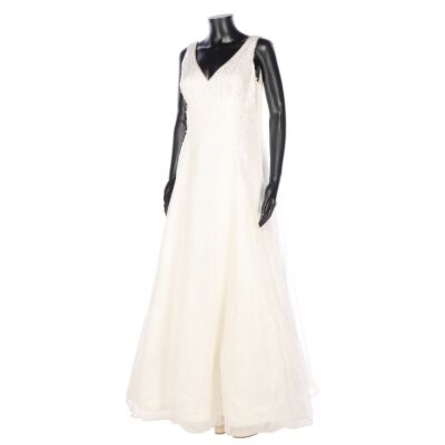 12. Donna Noble's (Catherine Tate) Wedding Dress and Shoes ### DOCTOR WHO (TV SERIES, 2005-2022)