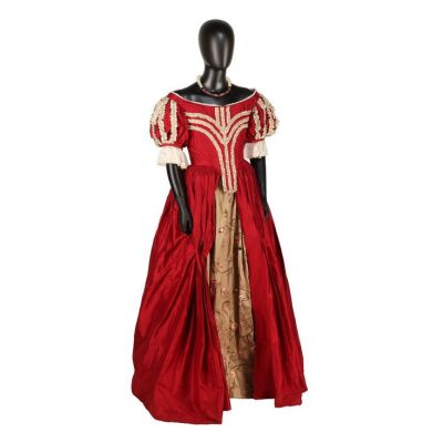 116. Lady Me's (Maisie Williams) Gown Ensemble ### DOCTOR WHO (TV SERIES, 2005-2022)