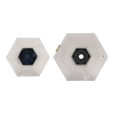 155. Pair of Thirteenth Doctor (Jodie Whittaker) TARDIS Roundels ### DOCTOR WHO (TV SERIES, 2005-2022)