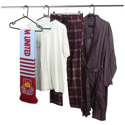 158. Graham O'Brien (Bradley Walsh) Garments ### DOCTOR WHO (TV SERIES, 2005-2022)