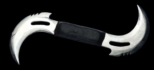 69. Blade's (Wesley Snipes) Metal Throwing Glaive ### BLADE (1998)