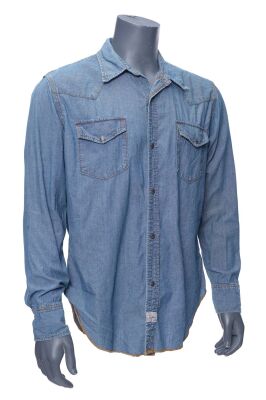 92. Jack Twist's (Jake Gyllenhaal) Rodeo Shirt ### BROKEBACK MOUNTAIN (2005)