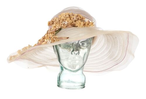 172. Daisy Buchanan's (Mia Farrow) Hat ### THE GREAT GATSBY (1974)