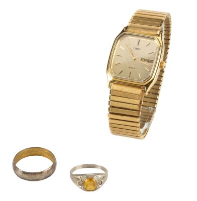 258. Mike Papac Collection: Roger Murtaugh's (Danny Glover) Rings and Watch ### LETHAL WEAPON 3 (1992)