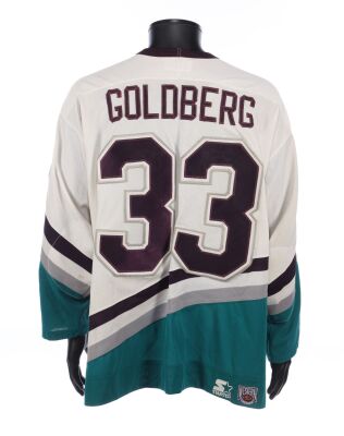 289. Greg Goldberg's (Shaun Weiss) Screen-Matched Jersey with Socks ### D3: THE MIGHTY DUCKS (1996)