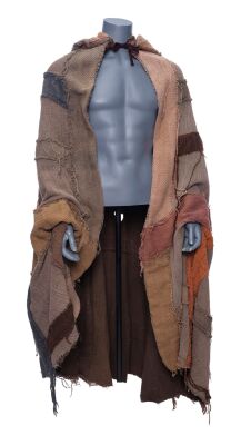 324. Robin Hood's (Kevin Costner) Screen-Matched Cloak ### ROBIN HOOD: PRINCE OF THIEVES (1991)