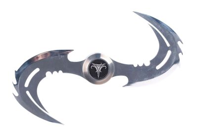 567. Blade's (Wesley Snipes) Spring-Loaded Folding Metal Glaive ### BLADE II (2002)