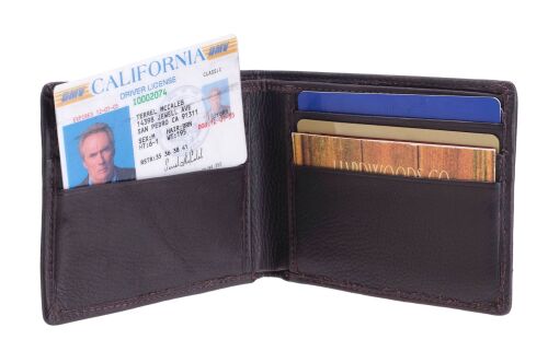 587. Terrel "Terry" McCaleb's (Clint Eastwood) Driver's License and Wallet ### BLOOD WORK (2002)