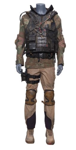 650. Drake's (Brandon Auret) Hero Ensemble with Crowe's (Josh Blacker) Gun Holster ### ELYSIUM (2013)