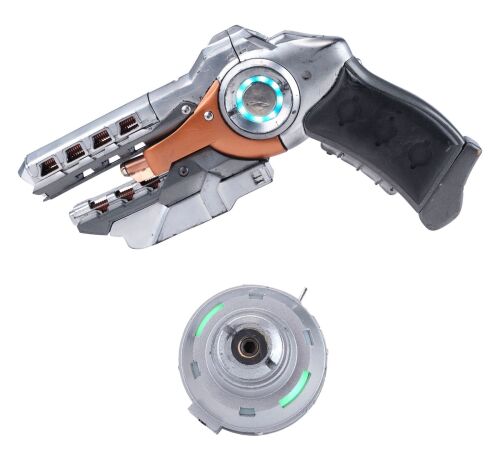 658. Light-Up Flash Gun and Charger ### ENDER'S GAME (2013)