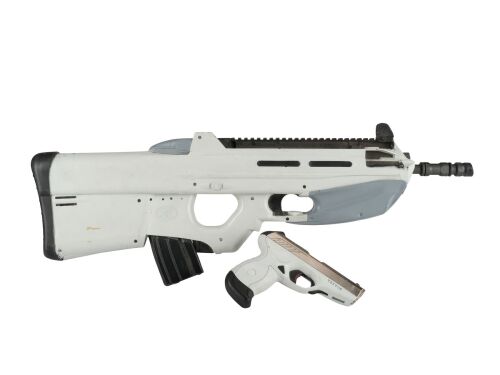 812. Stunt Peacekeeper FN F2000 Rifle and Stunt Vector CP1 Pistol ### THE HUNGER GAMES: MOCKINGJAY - PART 1 (2014)