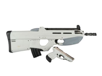 812. Stunt Peacekeeper FN F2000 Rifle and Stunt Vector CP1 Pistol ### THE HUNGER GAMES: MOCKINGJAY - PART 1 (2014)