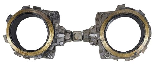 916. Loki's Stunt Asgardian Manacles ### THOR: THE DARK WORLD (2013)