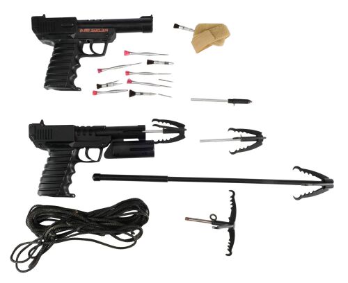 993. Agent 006 Nigel Boswell's (Clive Owen) Grapple Gun with Arrows and Sleep Dart Gun ### THE PINK PANTHER (2006)