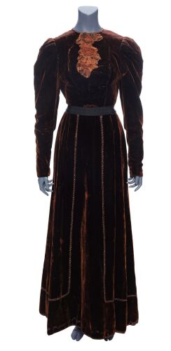 1001. Vicki Ware's (Alexis Smith) New York Ensemble ### GENTLEMAN JIM (1942)
