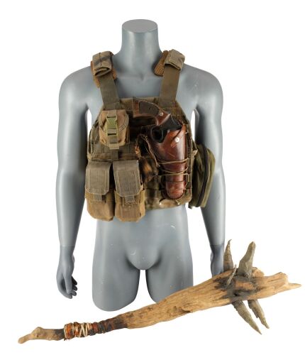 1034. Background Vest and Pistol with Spiked Club ### WAR FOR THE PLANET OF THE APES (2017)