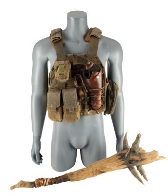 1034. Background Vest and Pistol with Spiked Club ### WAR FOR THE PLANET OF THE APES (2017)