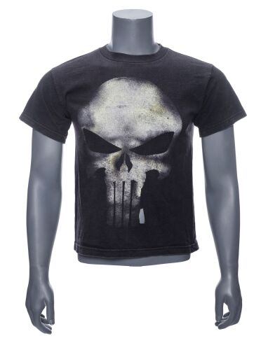 1049. Frank Castle Jr.'s (Thomas Jane) Punisher T-Shirt ### THE PUNISHER (2004)