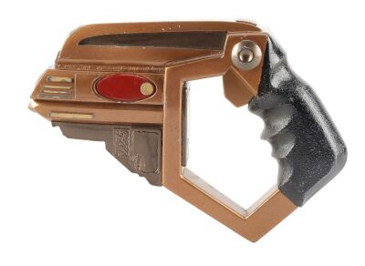 1144. Bajoran Phaser ### STAR TREK: DEEP SPACE NINE (T.V. SERIES, 1993 - 1999)