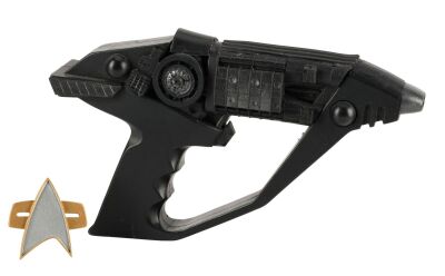 1150. Stunt "Live Fast and Prosper" Imposters Phaser with Starfleet Combadge ### STAR TREK: VOYAGER (T.V. SERIES, 1995 - 2001)