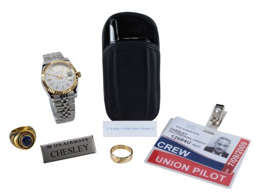 1236. Captain Chesley "Sully" Sullenberger's (Tom Hanks) Accessories ### SULLY (2016)