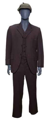 1322. Reginald Kincaid's (Michael Caine) Sherlock Holmes Hat and Suit ### WITHOUT A CLUE (1988)