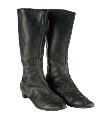 1131. Pair of Women's Starfleet Uniform Boots ### STAR TREK: THE ORIGINAL SERIES (T.V. SERIES, 1966 - 1969)