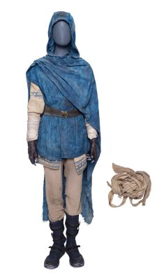 Lot #74: Michael Burnham's (Sonequa Martin-Green) Q'mau Costume ### STAR TREK: DISCOVERY (TV SERIES, 2017-2024)