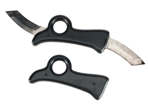 Lot #86: Rubber Double-bladed Karambit Knife with additional Knife Handle ### STAR TREK: DISCOVERY (TV SERIES, 2017-2024)