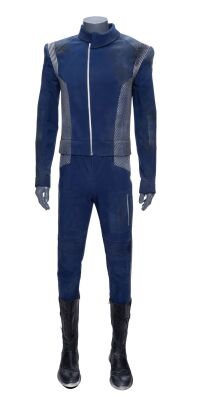 Lot #201: Lieutenant Linus' (David Benjamin Tomlinson) Science Starfleet Uniform ### STAR TREK: DISCOVERY (TV SERIES, 2017-2024)