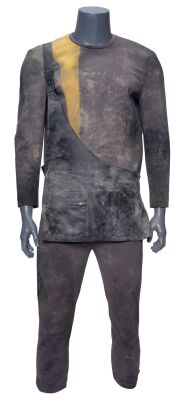 Lot #262: Nalas' (Rodrigo Fernandez-Stol) Distressed 32nd Century Starfleet Uniform ### STAR TREK: DISCOVERY (TV SERIES, 2017-2024)