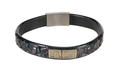 Lot #329: Grudge's (Leeu, Durban) Cat Collar ### STAR TREK: DISCOVERY (TV SERIES, 2017-2024)
