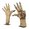 16. Pair of Wolf Predator Gloves ### AVPR: ALIENS VS. PREDATOR - REQUIEM (2007)