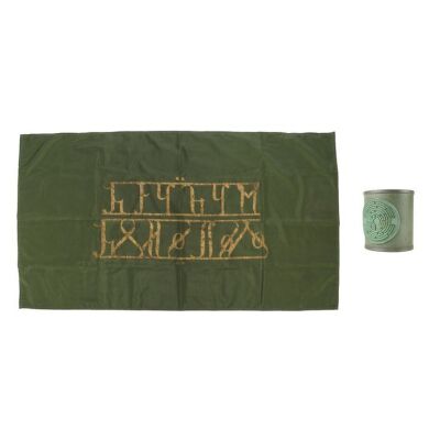 362. Ghorman Resistance Banner & Armband ### STAR WARS: ANDOR (2022-)