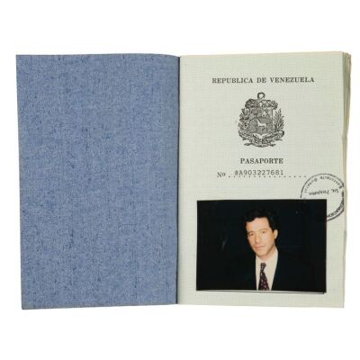 100. Colonel Felix Cortez's (Joaquim de Almeida) "Robert Alonzo Landa" Passport ### CLEAR AND PRESENT DANGER (1994)