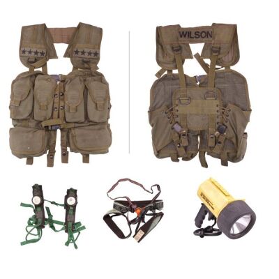 141. Roy Nord's (Viggo Mortensen) Climbing Harness with Chief Dennis Wilson's (Mark Rolston) Equipment Vest and New York First Responder's Spot Light ### DAYLIGHT (1996)